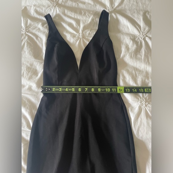 Lulu’s mini bodycon dress - Picture 3 of 6